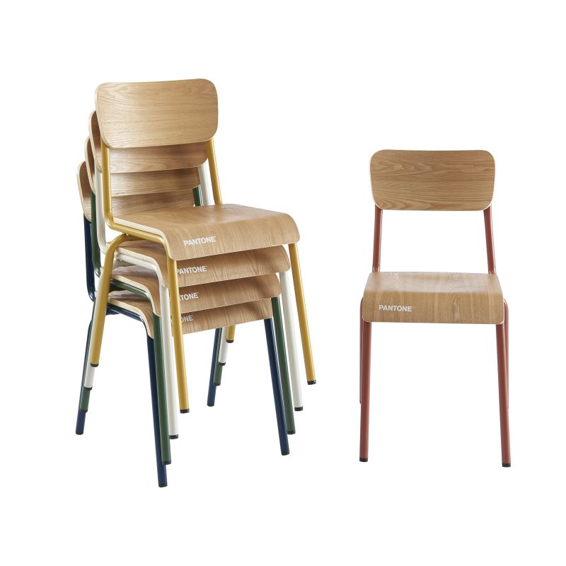 Set mit 2 Stühlen PANTONE in Nachtblau und Eschenfurnier mit Metallbeinen