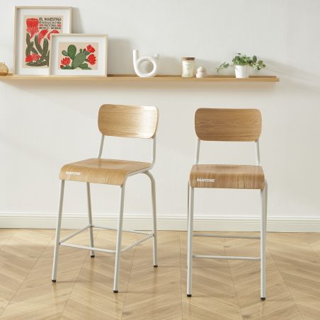 Set mit 2 Barhockern PANTONE in Sandbeige und Eschenfurnier mit Metallbeinen