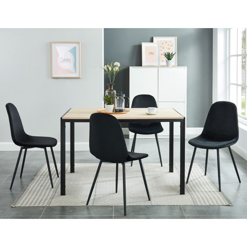 Set di 4 sedie LENA in velluto nero con gambe in metallo nero