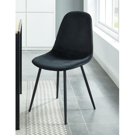 4er-Set Stühle LENA aus schwarzem Samt mit schwarzen Metallbeinen