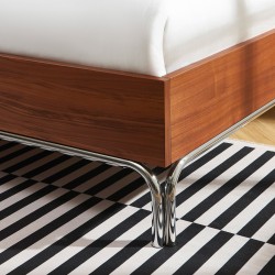 Lit MAGGY 160x200 placage noyer et pieds métal chromé sommier inclus