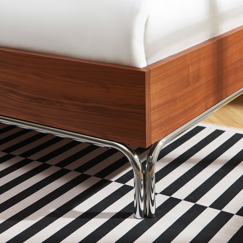 Lit MAGGY 160x200 placage noyer et pieds métal chromé sommier inclus