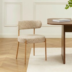 Set di 2 sedie NOA in tessuto stampato leopardato beige con gambe in metallo finitura legno