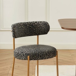 Set di 2 sedie NOA in tessuto leopardato nero con gambe in metallo finitura legno