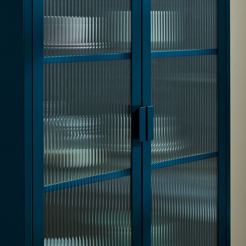 Vaisselier PANTONE en verre cannelé et métal bleu nuit h180cm