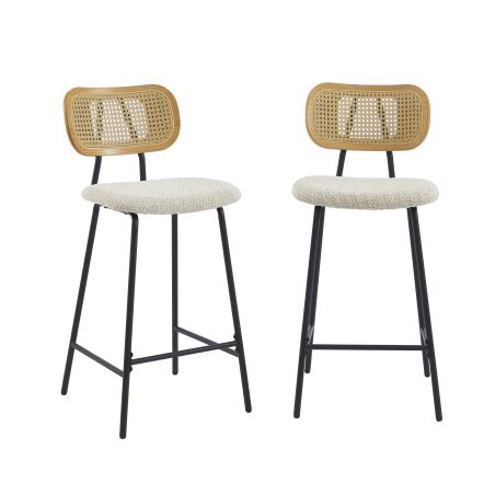 Set mit 2 Hockern TINA aus cremefarbenem Bouclé-Stoff und Rattangeflecht