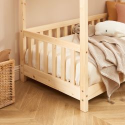 Zeltbett mit Seitengittern TINY 70 x 140 aus massivem Kiefernholz, inklusive Lattenrost